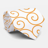 Een oranje en witte achtergrond met wervelingen stropdas (Opgerold)