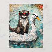 Een otter op vakantie op een drijvende zwaan briefkaart (Voorkant)