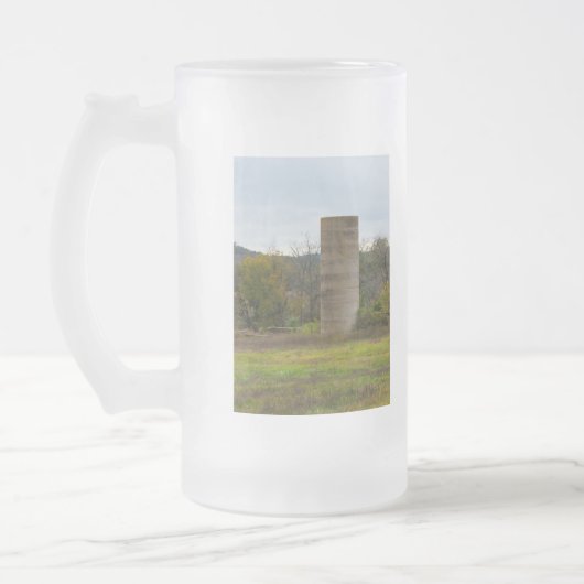 Een oud Boerderij Silo Matglas Bierpul (Links)