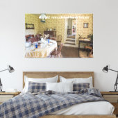 Een oud gerenoveerd boerderijen huis canvas afdruk (Insitu (Slaapkamer))