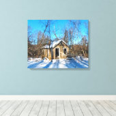 Een oud huis op het sneeuwcanvas canvas afdruk (Insitu (Houten vloer))