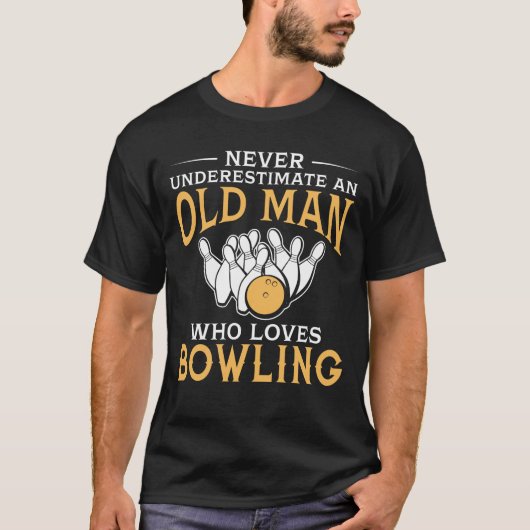 Een oud Man die van Bowling houdt T-shirt (Voorkant)