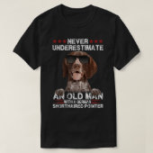 Een oud Man met een Duitse schouderkloper T-shirt (Design voorkant)