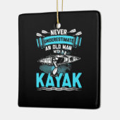 Een oud Man met een Kayak Keramisch Ornament (Links)