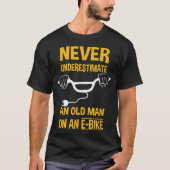 Een oud Man op een e-bike grappig T-shirt (Voorkant)