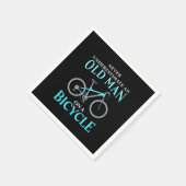 Een oud Man op een fiets Servet (Hoek)