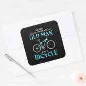 Een oud Man op een fiets Vierkante Sticker (Envelop)