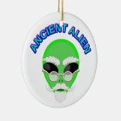 Een oude Alien Keramisch Ornament (Rechts)