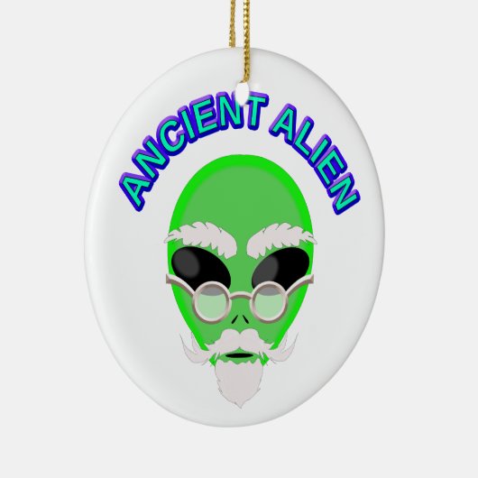 Een oude Alien Keramisch Ornament (Rechts)