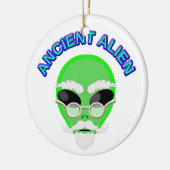 Een oude Alien Keramisch Ornament (Links)