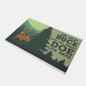 Een oude Buck en zijn zoete Doe wonen hier Deurmat (Schuin)