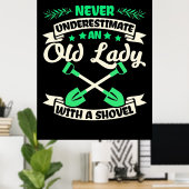 Een oude dame tuin met een schoen poster (Thuiskantoor)