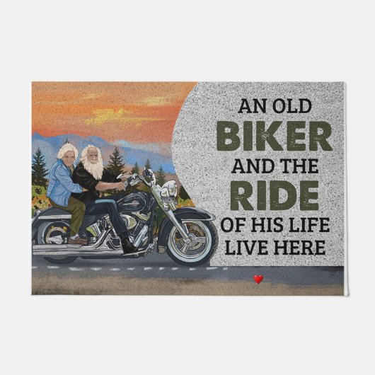 Een oude fietser en de ride van zijn leven deurmat (Voorkant)