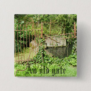 Een oude poort vierkante button 5,1 cm