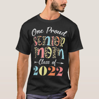 Een oudere mam uit 2022 van 22.22 t-shirt