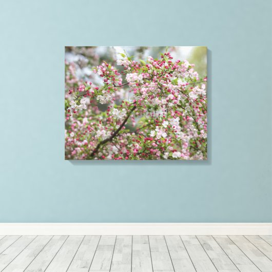 Een overvloed aan bloesems canvas afdruk (Insitu (Houten vloer))