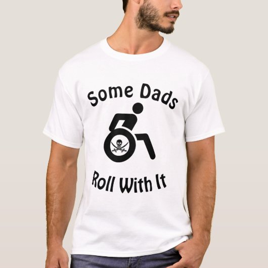 Een paar Dads draaien er mee... met rolstoel en pi T-shirt (Voorkant)