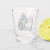 Een paar herten in het winterbos shot glas (Achterkant)