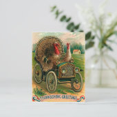 Een paar kalkoenen op een klassieke auto,  grappig briefkaart (Staand voorkant)