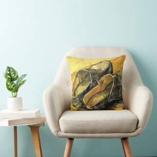 Een paar leren klompen door Vincent van Gogh Kussen