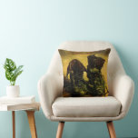 Een paar schoenen van Vincent van Gogh Kussen<br><div class="desc">Een paar schoenen van Vincent van Gogh is een kunstpost van impressionisme, maar het is nog steeds een levensschilderij met een oud paar boerenlaarzen met lacunes. De werker bootst dat een arme boer draag. Over de kunstenaar: Vincent Willem van Gogh was een Post Impressionistische schilder wiens werk het meest opmerkelijk...</div>