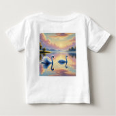 Een paar zwanen glijden op een sereen meer (Achterkant)