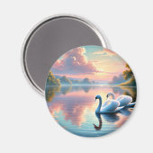 Een paar zwanen glijden op een sereen meer magneet (Voorkant / Achterkant)