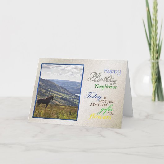 Een paardenverjaardagskaart voor de buur. kaart (Voorkant)