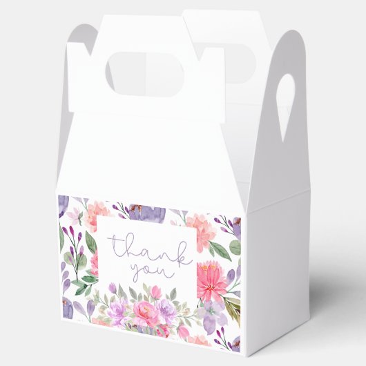 Een Paarse cadeaudoos voor baby's met een snotjapj Bedankdoosjes (Geopend)