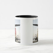 Een pallet met humanitaire hulpgoederen mok (Midden)