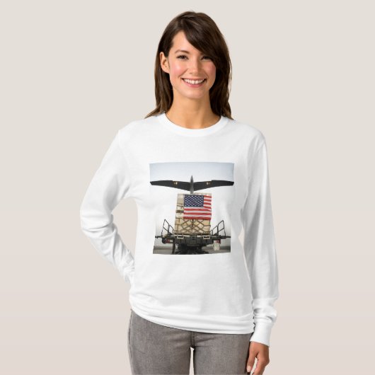 Een pallet met humanitaire hulpgoederen t-shirt (Voorkant volledig)