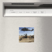 Een pararescueman rappels van een HH-60 2 Magneet (Insitu (Vaatwasser))