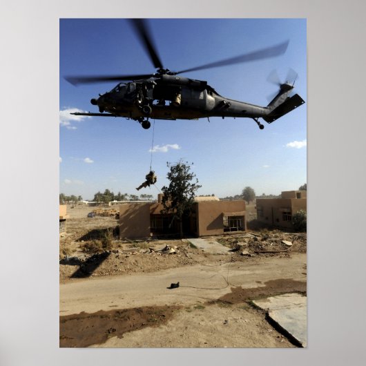 Een pararescueman rappels van een HH-60 2 Poster (Voorkant)
