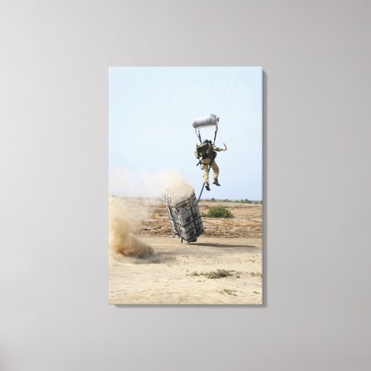 Een pararescueman valt het gebied binnen canvas afdruk (Voorkant)