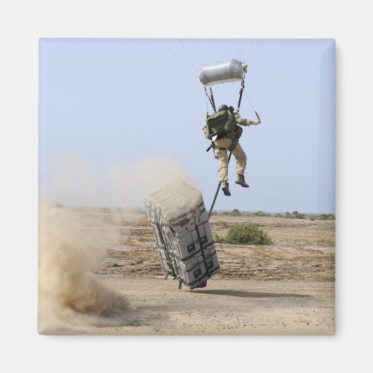 Een pararescueman valt het gebied binnen magneet (Voorkant)