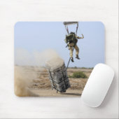 Een pararescueman valt het gebied binnen muismat (Met muis)