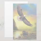 Een patriottisch design met Bald Eagle Flying High Briefpapier (Voorkant / Achterkant)