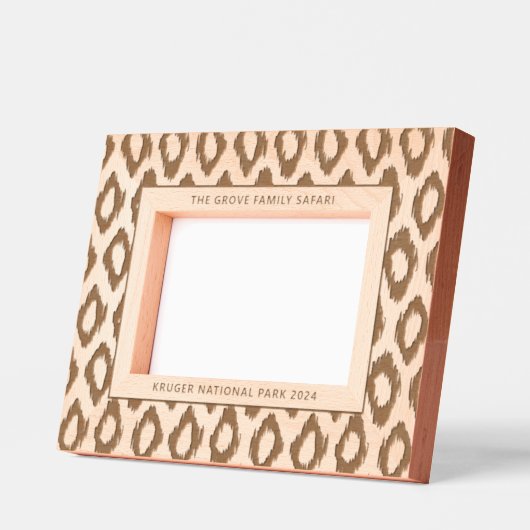 Een patroon met aangepaste tekst gegraveerde lijstjes (Links)