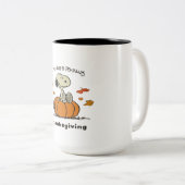 Een Peanuts Thanksgiving Tweekleurige Koffiemok (Voorkant rechts)