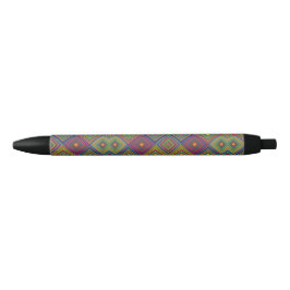 Een pen met een kleurrijk geometrisch patroon 