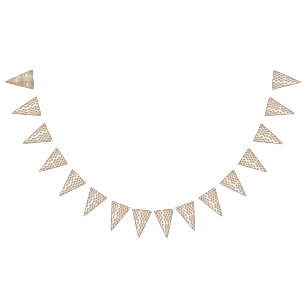 Een perfect symmetrische reflectie van een berg vlaggetjes