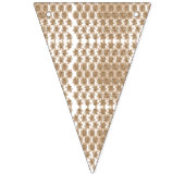 Een perfect symmetrische reflectie van een berg vlaggetjes (Eerste vlag)