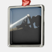 Een piloot bereidt de start voor metalen ornament (Links)