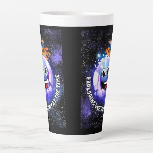 Eén planeet tegelijk verkennen. jongen in een rake latte mok (Voorkant)