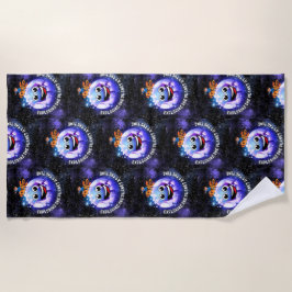 Eén planeet tegelijk verkennen. jongen in een rake strandlaken