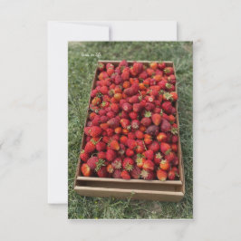 Een plat aardbeien notitiekaartje