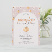 Een Pompoentje Is Op Weg Herfst Baby Shower Kaart (Staand voorkant)
