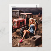 Een pop op een post-apocalyptisch boerderij briefkaart (Voorkant / Achterkant)