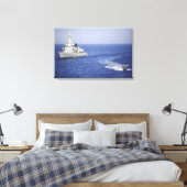 Een Portugese marine-eenheid in een opblaasbare bo Canvas Afdruk (Insitu (Slaapkamer))