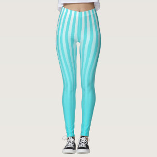 Een pose in Stripes Leggings
